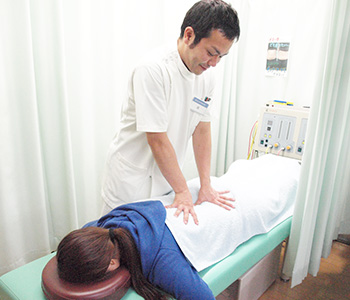 新潟名倉堂鍼灸整骨院　施術2